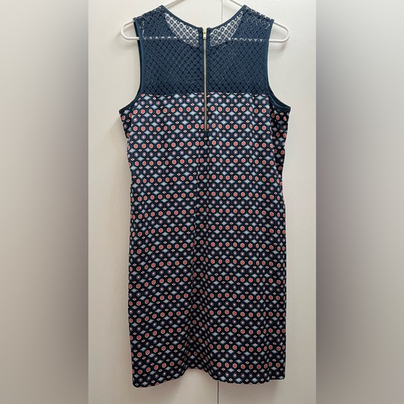 Sleeveless color-block dress - Picture 3 of 12